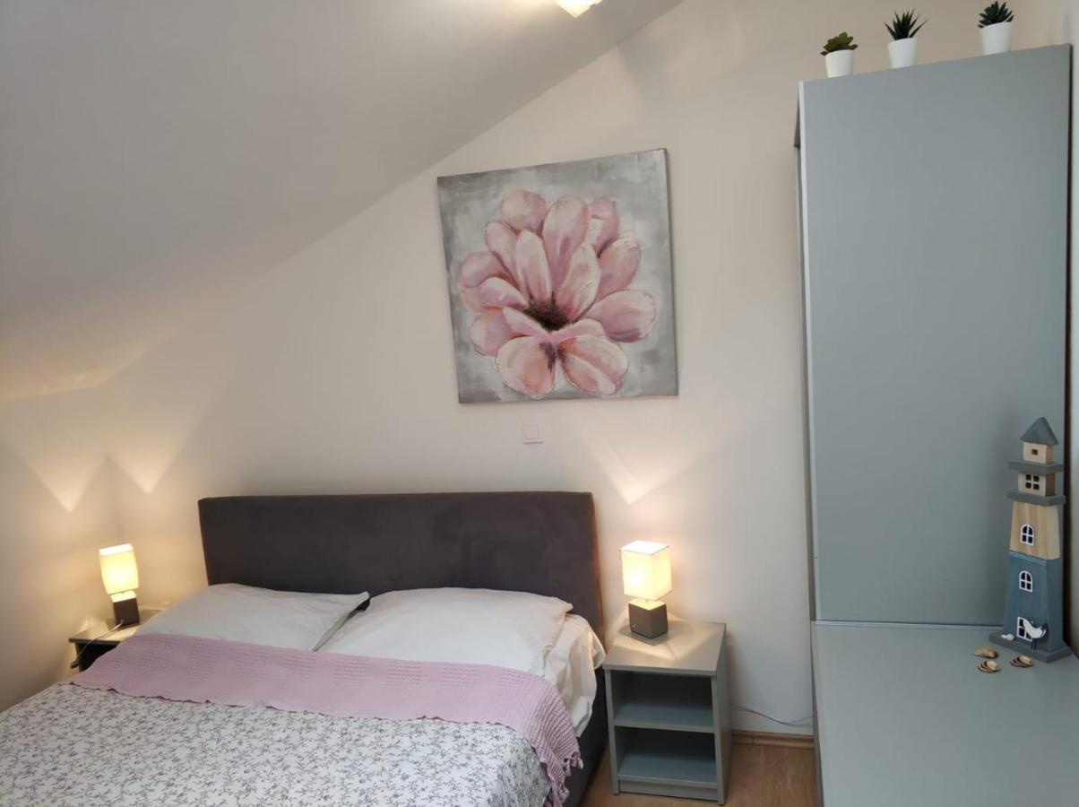 Golden View - Moderan Apartman Novalja Exterior photo